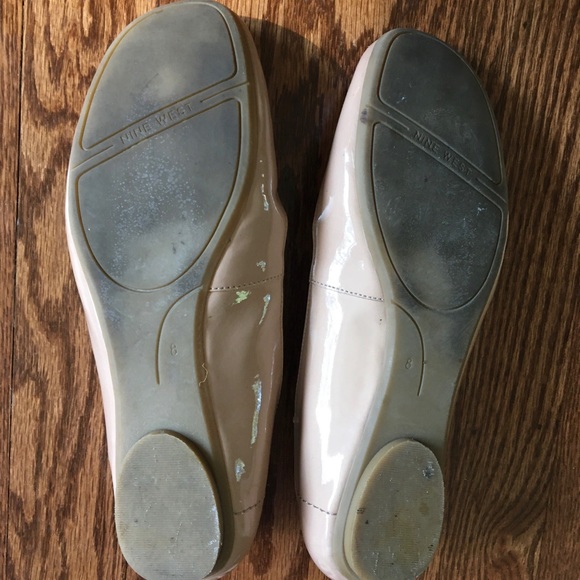 NINE WEST Tan Glossy Flats Size 8 - Picture 3 of 7